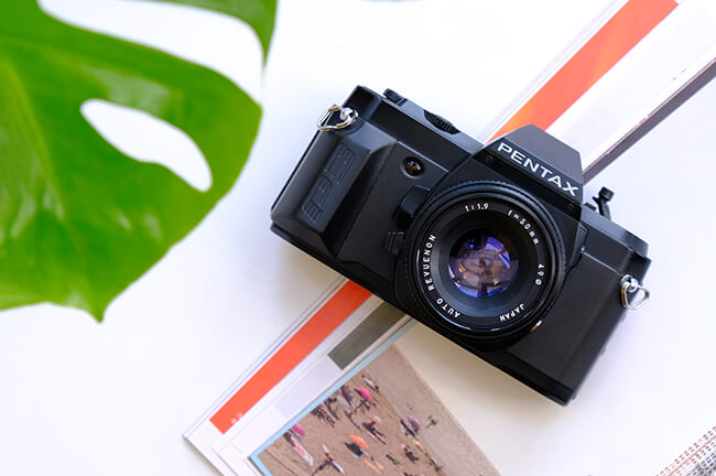 Купить плёночную зеркалку в Петербурге можно у нас!