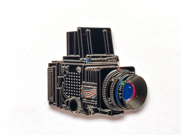 Фото - Значок 24 Mamiya RZ67 камера Значок 24 Mamiya RZ67 камера