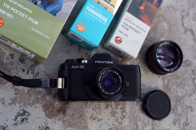 Пленочный фотоаппарат Pentax Auto 110 и фотопленка 110 типа