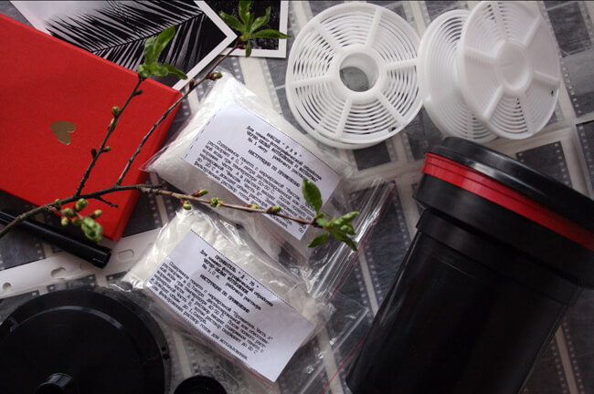 Проявка пленки дома: стартовый набор для проявки со скидкой.